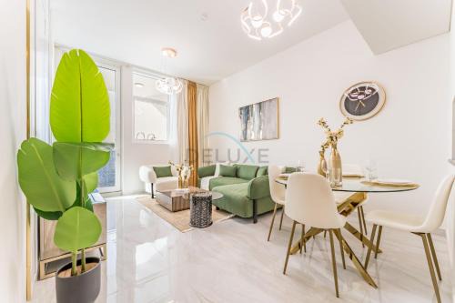 City Views 2BR and Assistant Room with Mini Private Pool in Balcony, Gemz by Danube, Al Furjan by Deluxe Holiday Homes