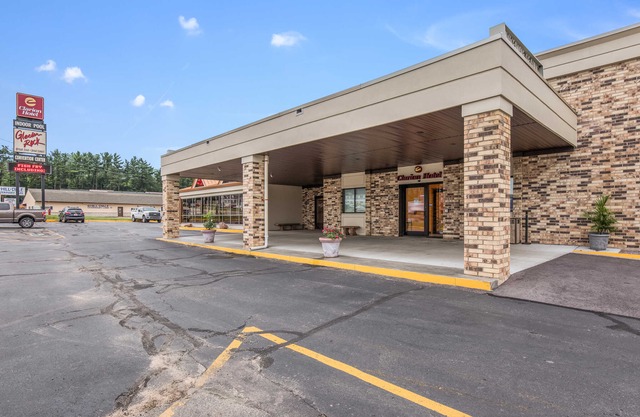 Clarion Hotel and Convention Center Baraboo