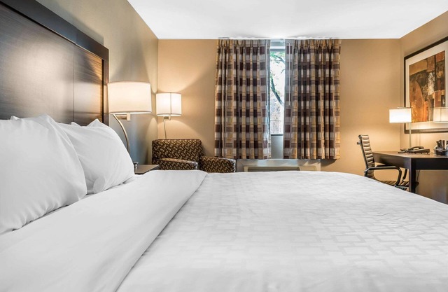 Clarion Inn Belle Vernon