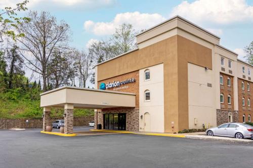 Clarion Pointe Charlottesville 