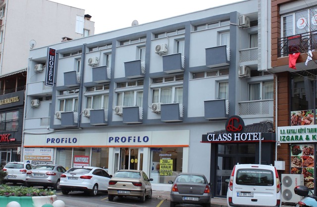 Class Hotel