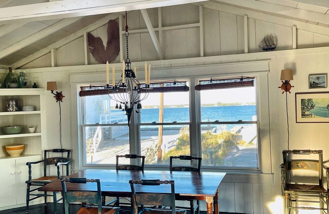 Classic Cottage Stunning Water Views Walk to Private Ocean Beach Surf Jetty 4