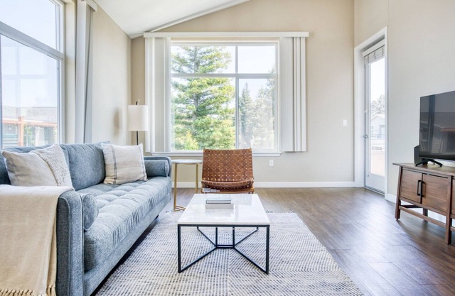 Classic Mountain View 1BR w/Pool + Gym, near Target + TJ, by Blueground