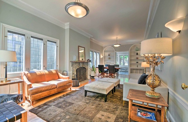 Classic Oak Park Home, 11 Mi to Downtown Chicago!