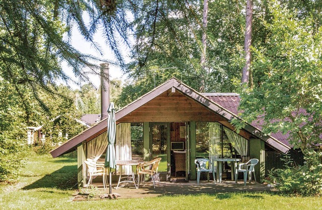 Classic, spacious cottage with open kitchen-living room and a partially open terrace.