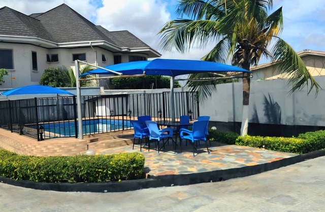Classy 4 bedroom Villa with Pool in Tema Community 18, Greater Accra
