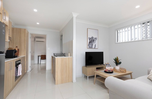 Clean 1 Bdr Apt w/AC & Kitchen | Parking | 139F1