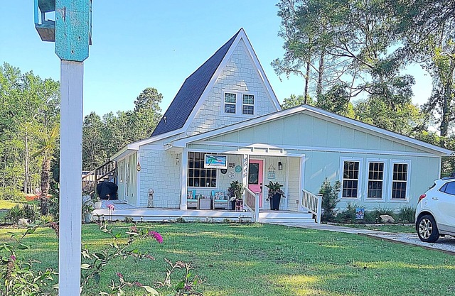 Clean, quiet & cozy aprtmnt located Sunset Beach NC close to golf, food, beaches