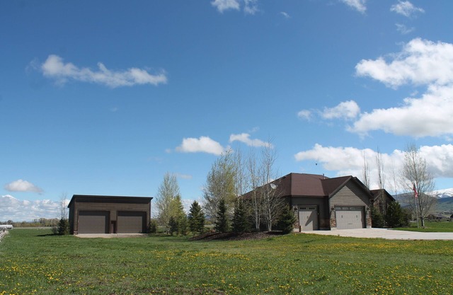 CLEAN, SPACIOUS, & RELAXING WESTERN HOME, NEAR TETONS/YELLOWSTONE/JACKSON HOLE