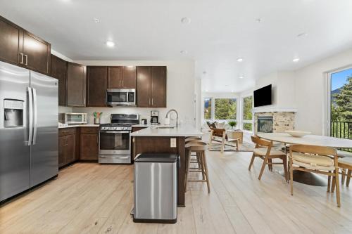 Clearwater Lofts 205 Building 3 by Summit County Mountain Retreats