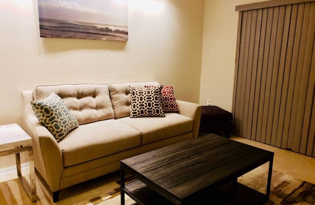 Clearwater Vacation Beach 1Bedroom Condo fits 2-4ppl Book Now Get Discounts!