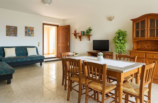 Clery – Independent villa just a few steps from the sea.