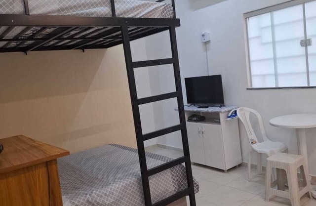 Close to airport and bus station, ideal for short stays, fully equipped kitchenette with air conditioning.