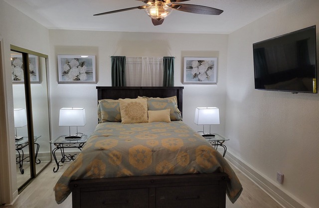 Close To Downtown LA, Sofi Stadium & The Forum