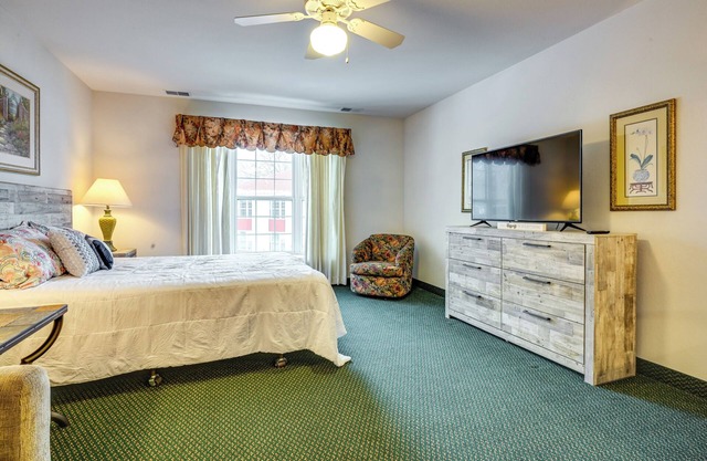 Close to Saginaw Bay Waterfront! Pigeon Studio