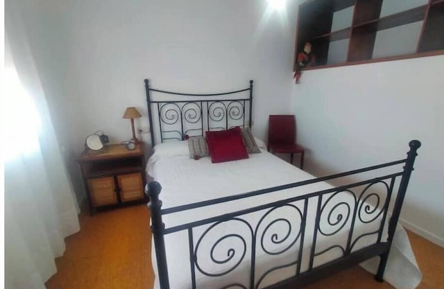 Close to the beach with wine cellar and garden. C. Portugés