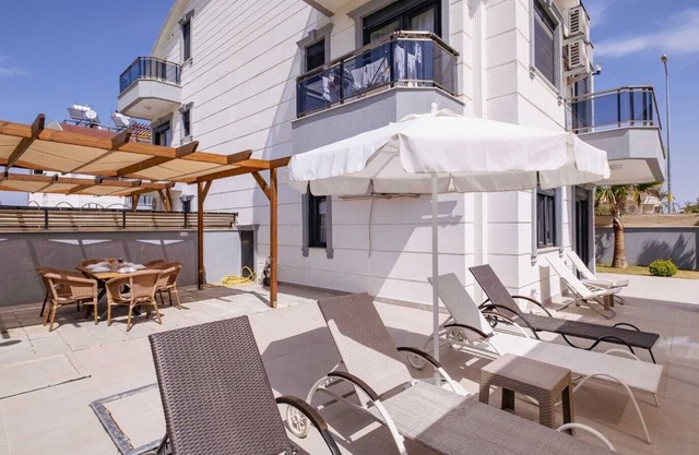 Close to the Center Villa with Pool in Serik Belek - AWZ158