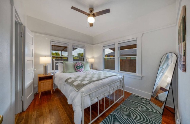 Close to UofA/Porch/1 BR 1 BA /Stylish & Cozy