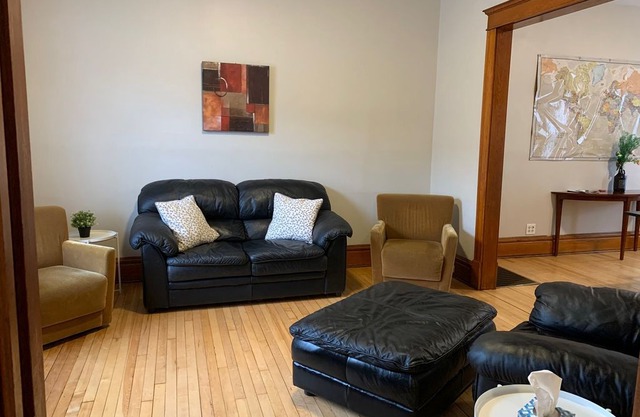 Close to Uptown and Downtown- entire 4 bdrm house!