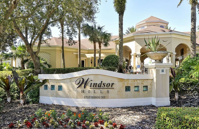 Close2Mickey! Resort amenities with the comforts of home!