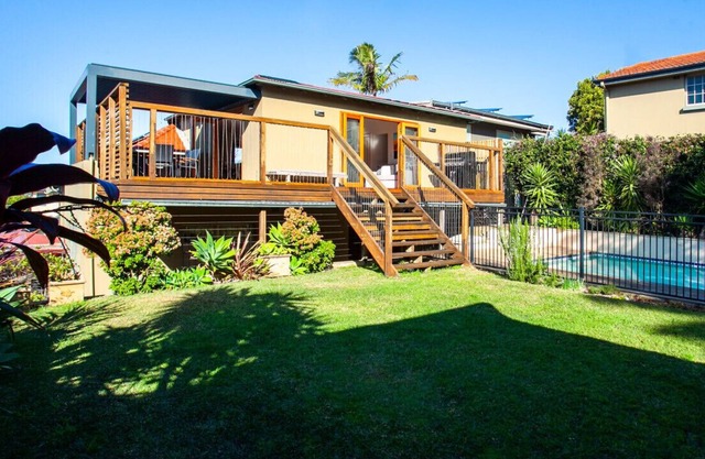 Clovelly Beach House + Pool