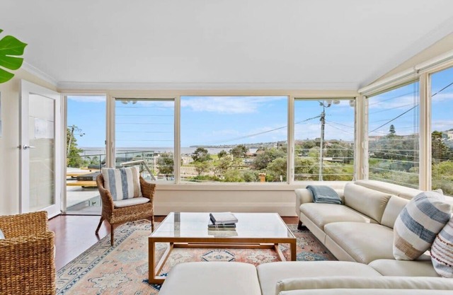 Clovelly Beach House – Sea, Sand and Exclusivity