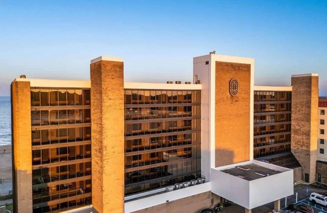 Coastal 1BR Condo w/Indoor Pool & Ocean Access
