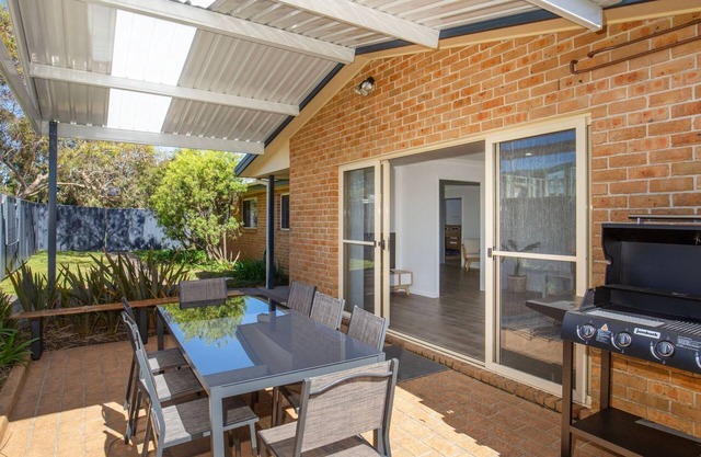 Coastal Capers - Pet Friendly - 10 Mins Walk to Beach