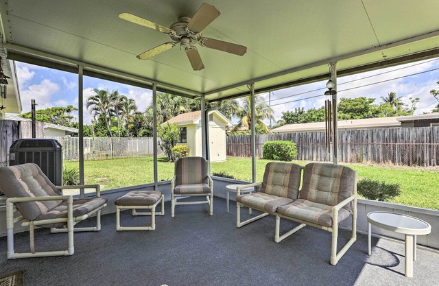 Coastal Home w/ Lanai, < 1 Mi to Melbourne Beach!