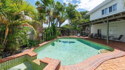 Coconut Palms Deluxe Ground Floor Apartment