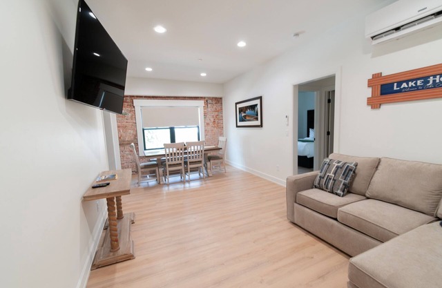 Coeur d'Alene Theme: Suites of Lava #8