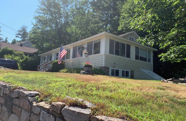 'Cois Farraige' (irish translation 'by the sea')