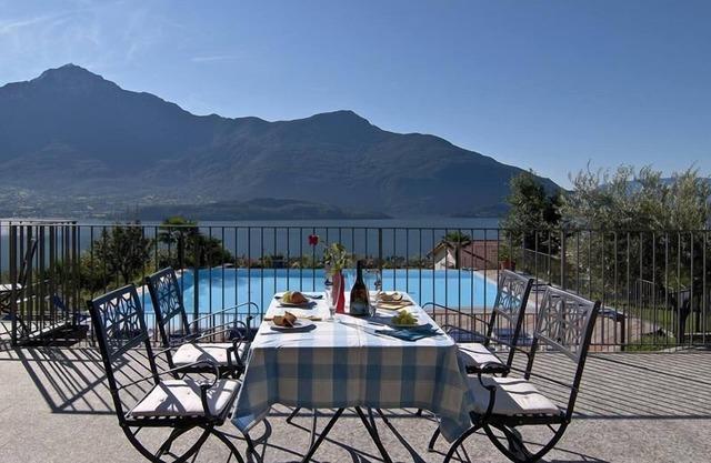 Collina Maurino Holiday Apartment with Pool