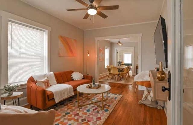 Colorful Retro Stay near the Zoo