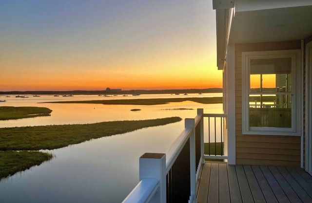 Colt Beach House - Hampton Beach, NH