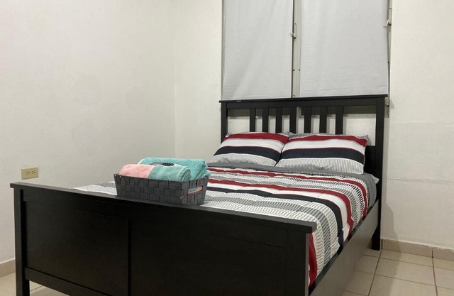 Combate Beach Apartament/Kitchen/Tv/2 Rooms w/AC