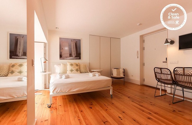 COMBRO SUITES I by HOMING