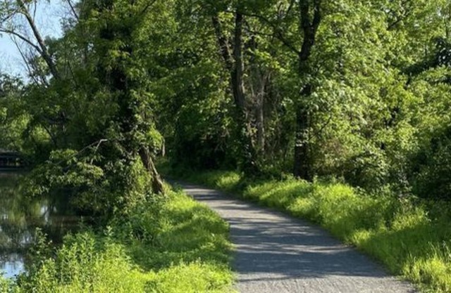 Comfort and Convenience! 3 Awesome units awaits. Near Golf Club Fossil Creek!