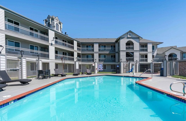 Comfort Inn Antioch - Century Plaza