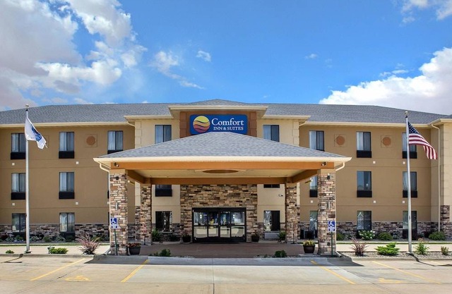 Comfort Inn & Suites Cedar Rapids North - Collins Road