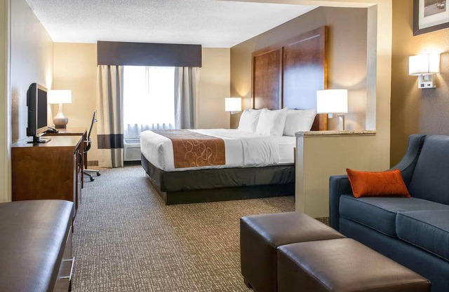 Comfort Inn & Suites Alameda at Albuquerque Balloon Fiesta Park