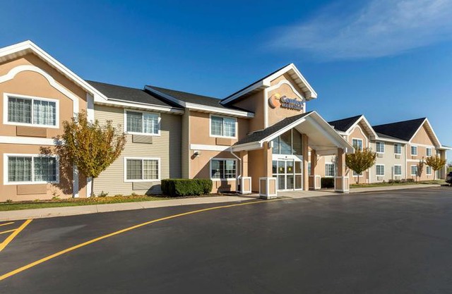 Comfort Inn & Suites Jackson - West Bend