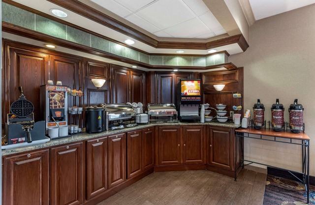 Comfort Inn & Suites Warsaw near US-30