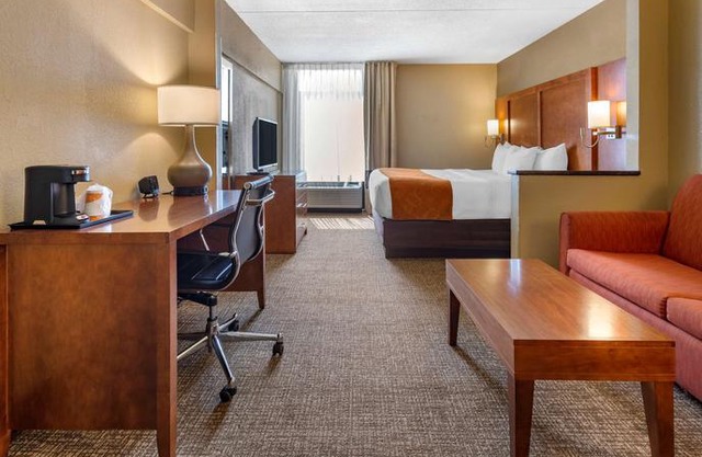 Comfort Suites Bethlehem Near Lehigh University and LVI Airport