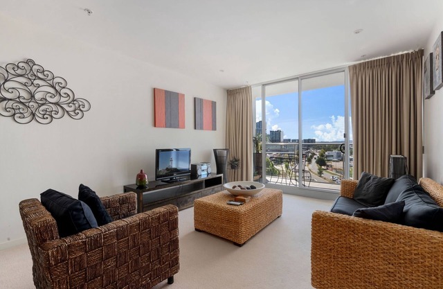 Comfortable 1-Bed Apartment with Balcony