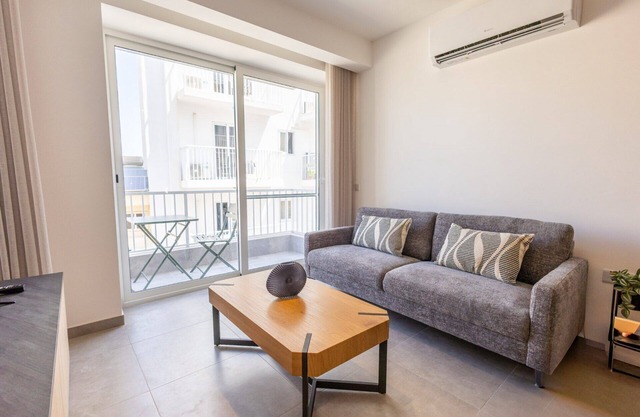 Comfortable 1BR Flat with balcony