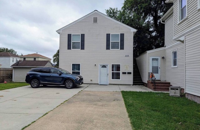 Comfortable 2-BR apt, WiFi & AC. Between Fort Monroe & Buckroe Beach