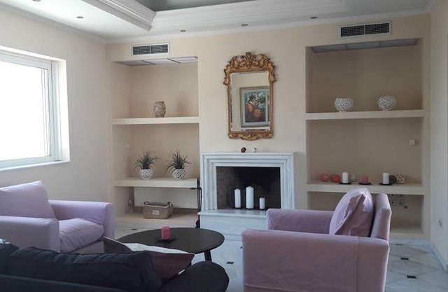 comfortable and fully equipped 3bd apartment with huge verandas .