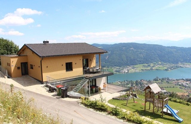 Comfortable Apartment in Winkl Ossiachberg with Generous Garden and Wonderful View