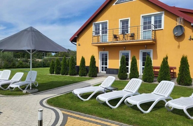 Comfortable apartment, 5 bedrooms, summer pool